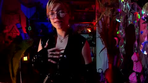 Snapshot of witch_fiona chatting on January 16, 8:25 pm Goddess of two strapons  - Mr. long Don Mr. Pinky online show from January 16, 8:25 pm