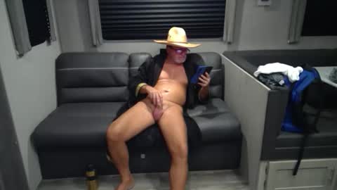 wmnlvrfevr online show from January 14, 2:52 am