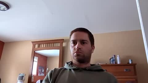 Snapshot of woodeee77 chatting on February 10, 6:35 pm woodeee77 online show from February 10, 6:35 pm