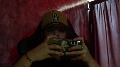 Woondeer online show from February 1, 6:05 pm