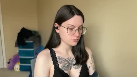 Lucina online show from February 20, 6:24 pm