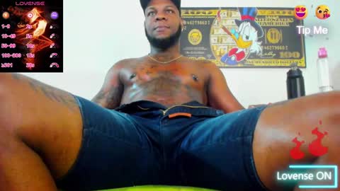 Snapshot of wotton_17 chatting on October 22, 7:48 pm Cristofer online show from October 22, 7:48 pm