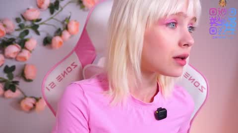 wow_angel online show from June 14, 8:27 am