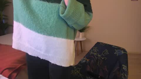 Rebecy online show from October 4, 2:04 pm