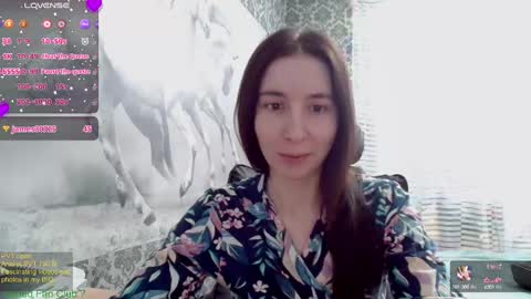 Snapshot of wow_porno_ chatting on February 15, 9:27 am Anna  online show from February 15, 9:27 am