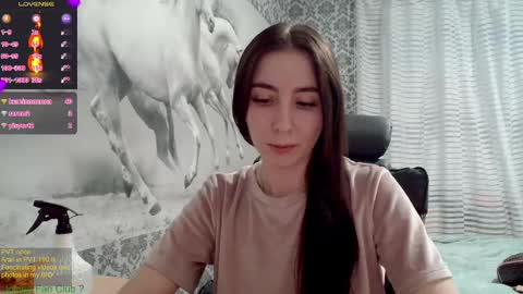 Snapshot of wow_porno_ chatting on February 23, 3:18 pm Anna  online show from February 23, 3:18 pm