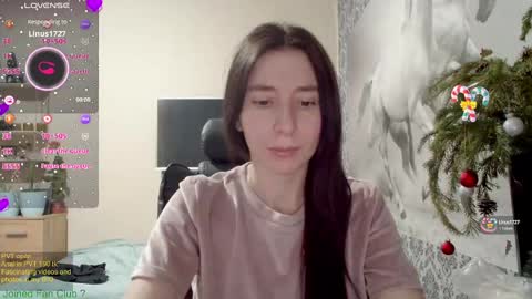 Snapshot of wow_porno_ chatting on January 1, 11:05 am Anna  online show from January 1, 11:05 am