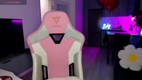 Emi online show from February 21, 4:04 am