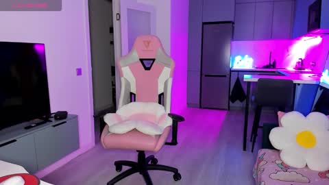 Emi online show from February 11, 5:11 am