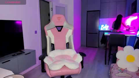 Emi online show from February 14, 5:43 am