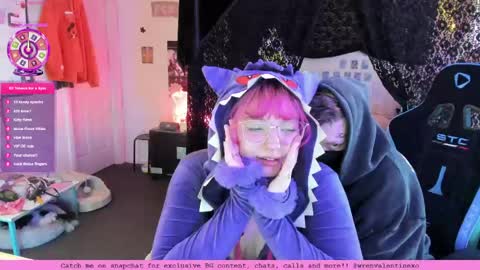 Wren Valentine online show from May 25, 12:28 am