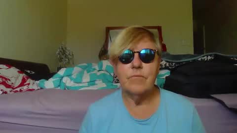 wwwwio online show from September 19, 11:51 pm