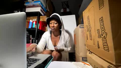 Wynter Heat online show from November 27, 2:47 pm