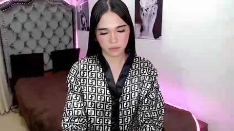 xairah_doux online show from October 24, 3:29 am