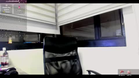 xander_taylor_ online show from December 5, 6:34 am