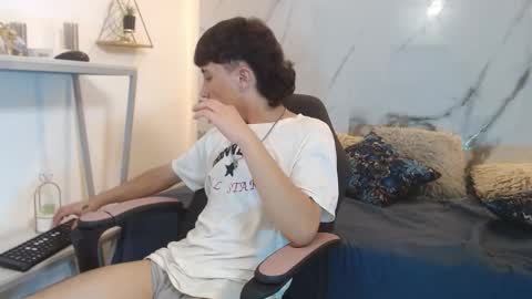 xandergrey8 online show from March 26, 8:25 pm