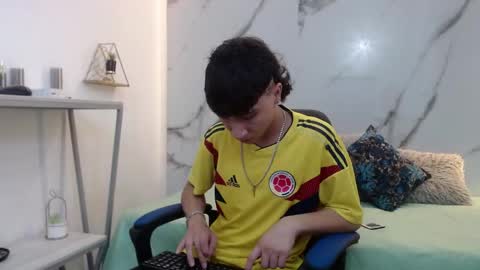 xandergrey8 online show from April 21, 7:10 pm