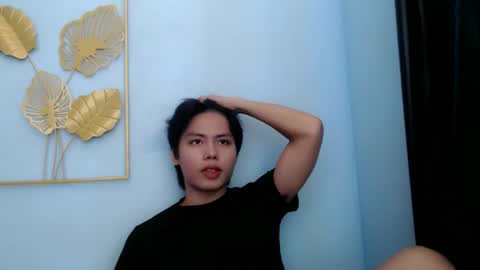 xcharls08 online show from May 18, 7:14 am