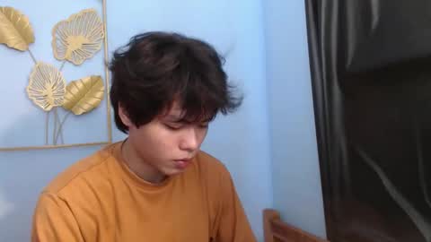xcharls08 online show from May 27, 7:49 am