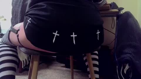 xchrissyxx online show from June 19, 3:07 pm