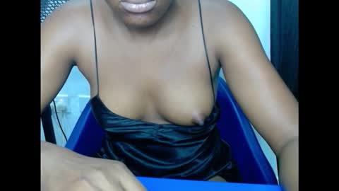 xcreamypussy online show from November 9, 7:16 pm