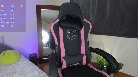 Snapshot of xemily_hardy chatting on September 13, 2:36 am Kanae. online show from September 13, 2:36 am