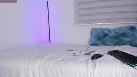 Snapshot of xemily_hardy chatting on January 26, 12:37 am Kanae. online show from January 26, 12:37 am