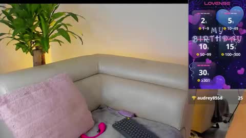 Snapshot of xena_bush chatting on October 28, 1:01 pm xena_bush online show from October 28, 1:01 pm