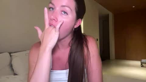 xkaylasweet online show from April 3, 1:51 pm