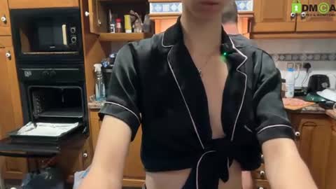 Extreme Couple online show from June 15, 10:35 pm