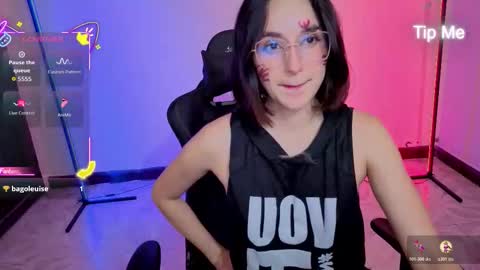 Snapshot of xmialozanoxx chatting on October 22, 9:01 am MiaLozano online show from October 22, 9:01 am