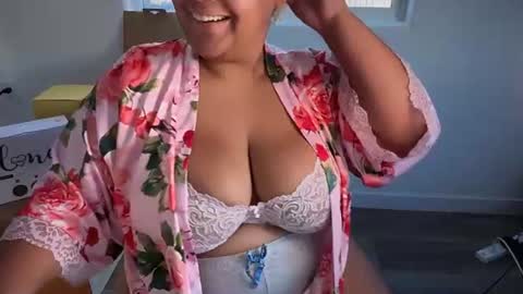 Isabella online show from June 16, 4:00 pm