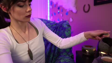 Bella Bondai online show from March 8, 9:28 am