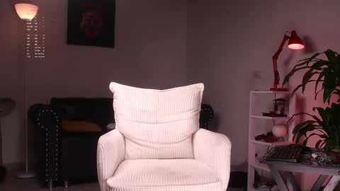   online show from February 16, 11:05 pm