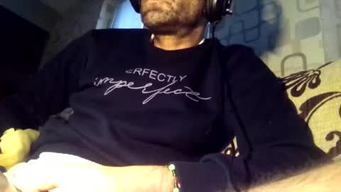 xploid1982 online show from December 10, 6:22 am