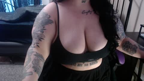 xorileyschembri online show from February 7, 1:04 am