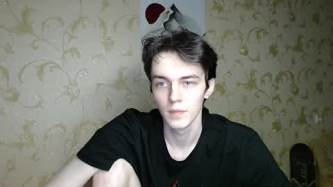 traqqq online show from March 24, 8:04 pm