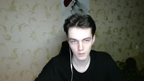 traqqq online show from April 21, 8:16 pm