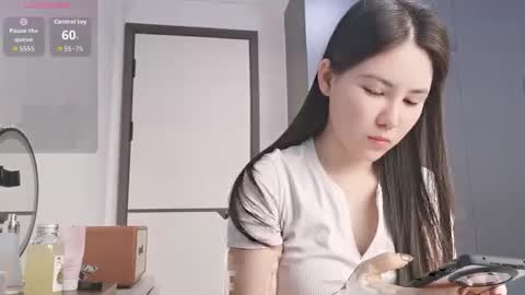 xuyihan online show from March 6, 2:43 am