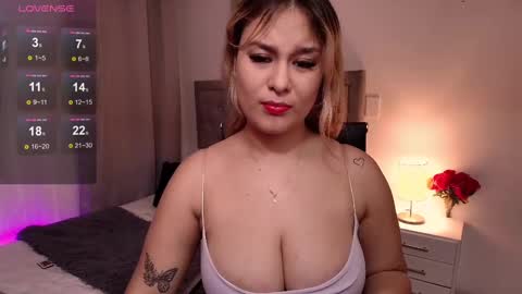 Snapshot of xvaleria_gomezx chatting on February 25, 8:42 pm Valeria online show from February 25, 8:42 pm