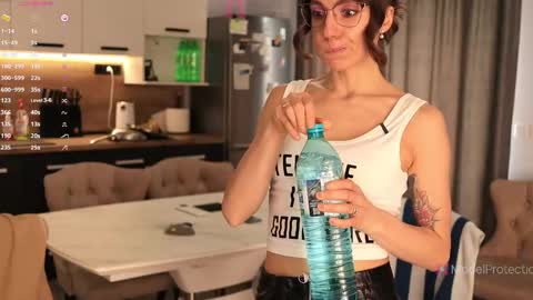 FrancyStepmom and YStepson    INTERESTED IN A GIRL-GIRL COLLABORATION  TEXT ME HERE  or INSTAGRAM online show from April 5, 11:51 am