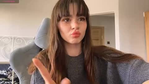 Lily online show from April 17, 11:12 am