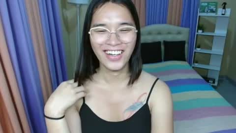 CHLOES ROOM online show from April 24, 7:10 am