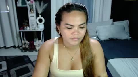 Kylie Smith online show from June 3, 2:03 am