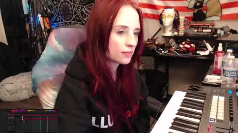 Lilith online show from December 14, 3:35 am