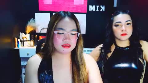 xxslutty kim online show from December 17, 6:31 am