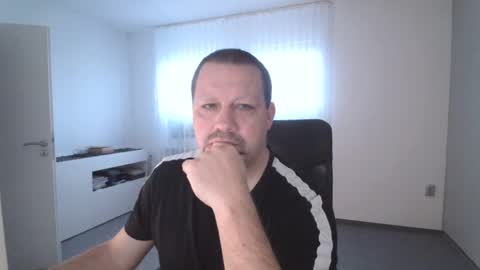 Eddi online show from December 19, 8:24 am