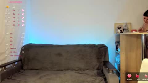 Vi online show from November 22, 8:18 pm