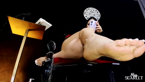 Snapshot of xxx_madamme chatting on December 6, 6:20 am Mistress Scarlet Igmiss scarlet978 online show from December 6, 6:20 am