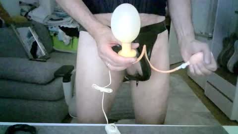 Old white man online show from September 30, 9:09 am